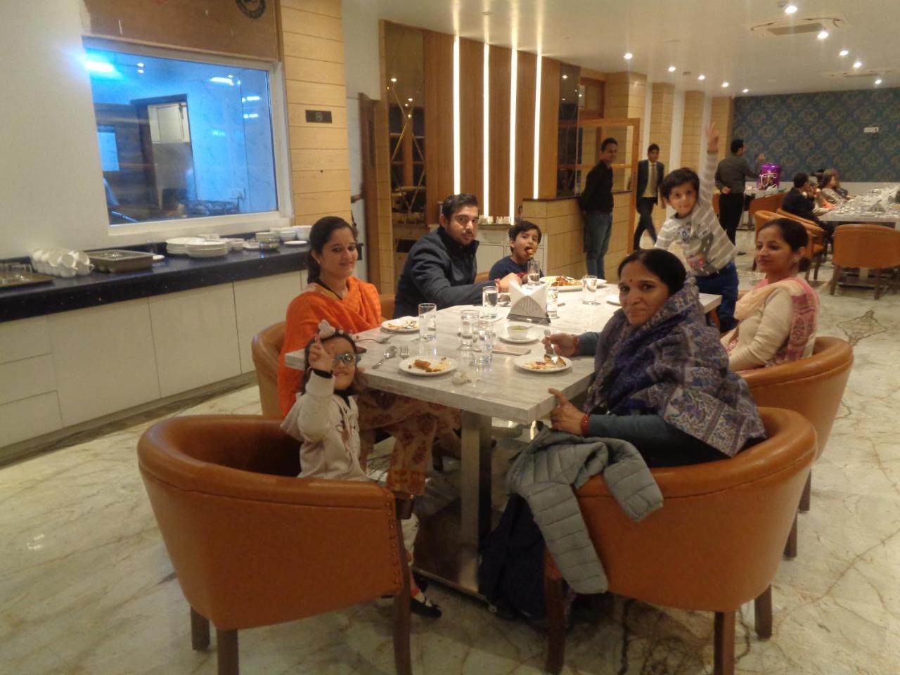 County Inn Vaishali Nagar, Jaipur Buitenkant foto